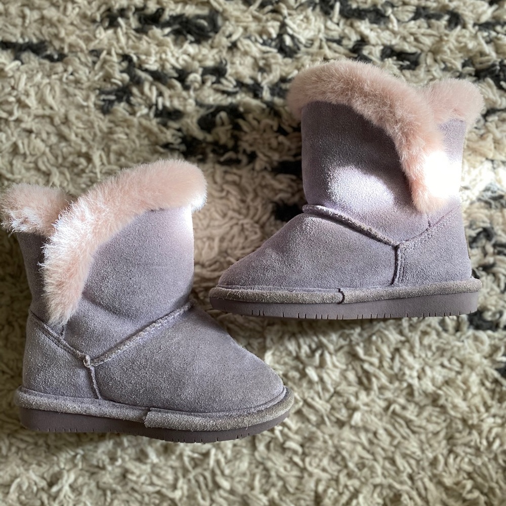 Bearpaw fur boots - size 9 girl - pink and purple.